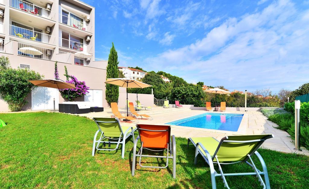 Bretia Apartments Sutivan Extérieur photo