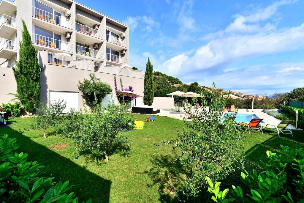 Bretia Apartments Sutivan Extérieur photo