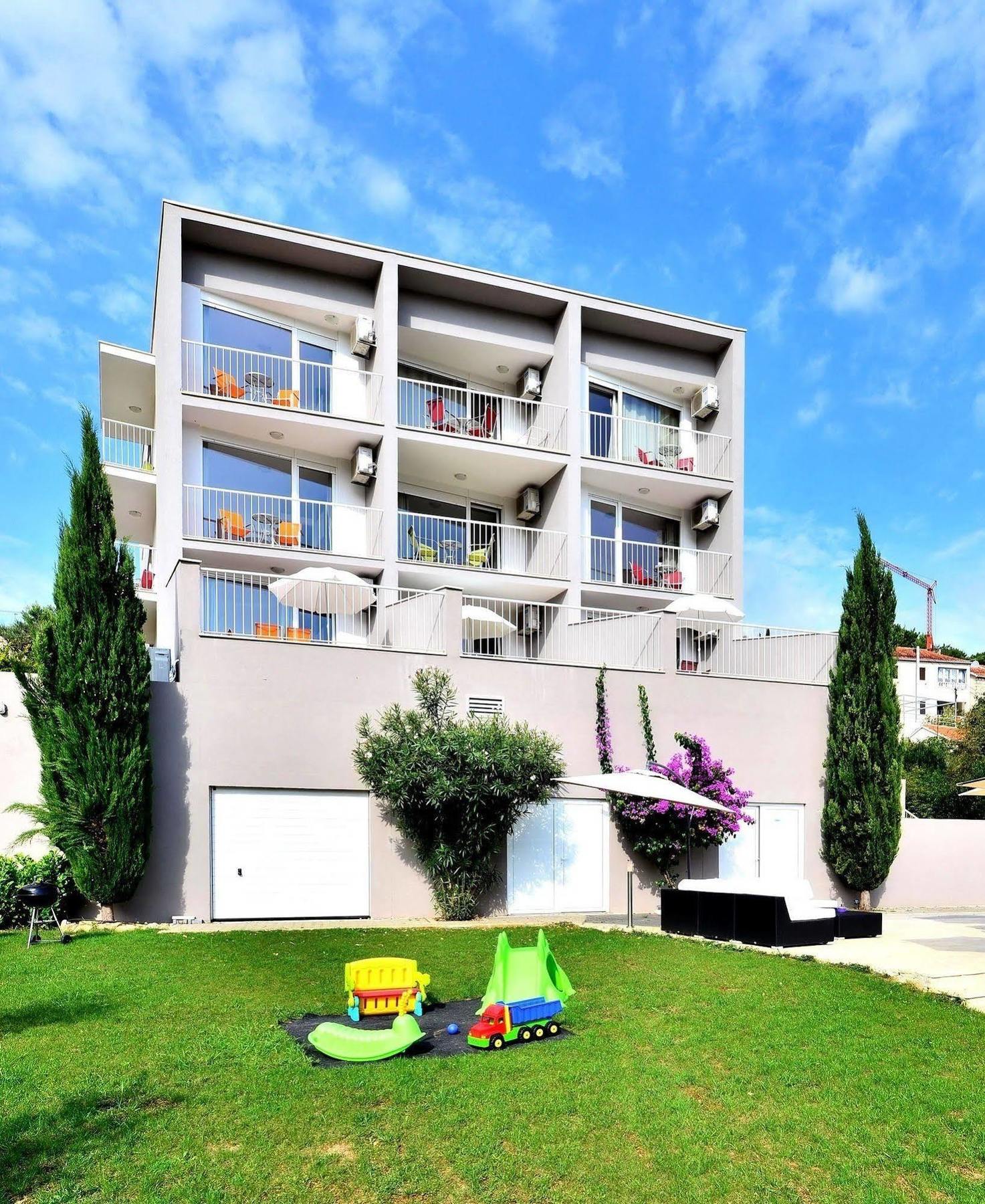 Bretia Apartments Sutivan Extérieur photo